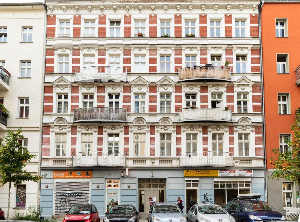 2br 2bthrms High Ceilings Brick Walls Style Apartm Apartment